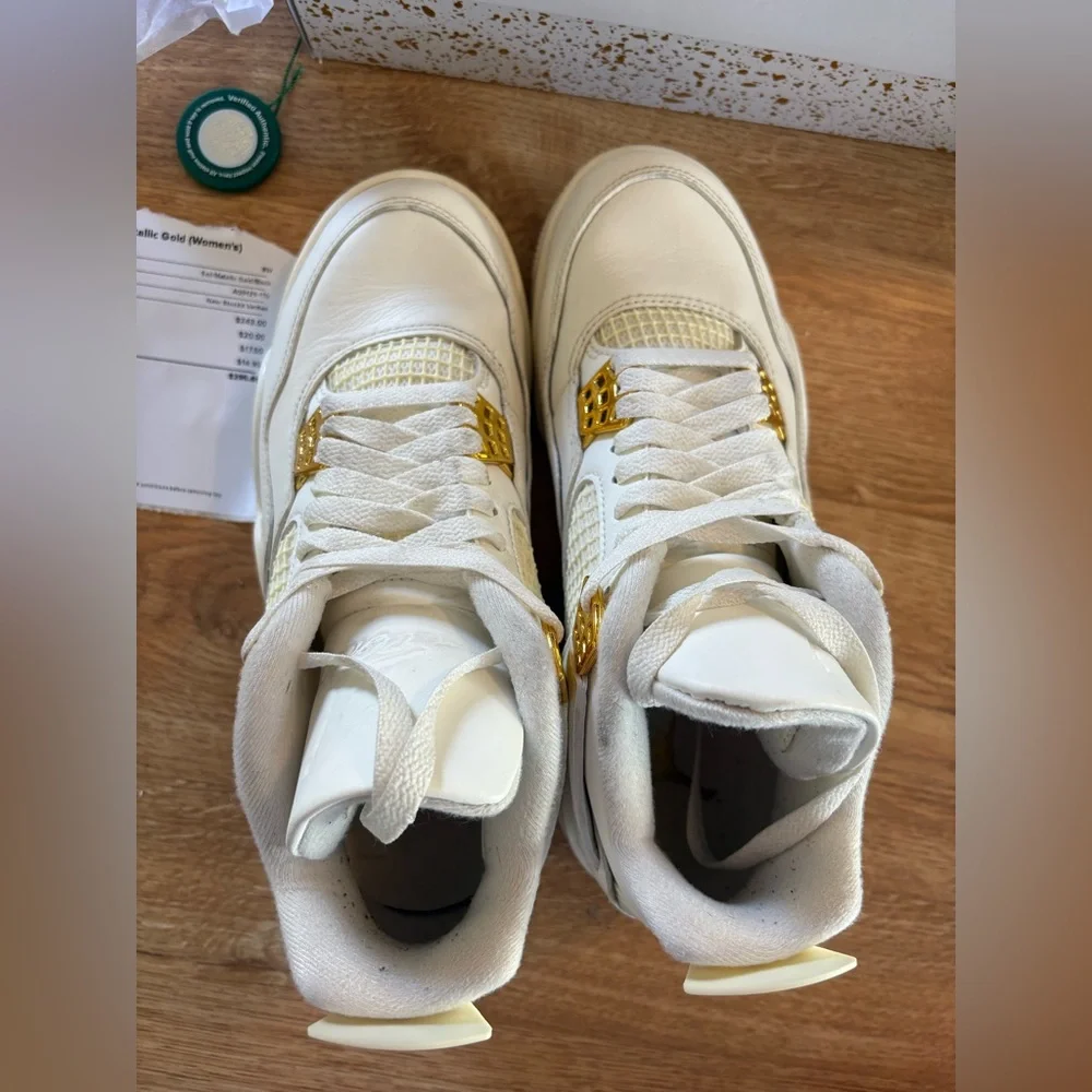 Women’s Air Jordan 4 retro
